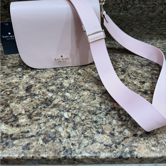 kate spade Handbags - Kate Spade Light Pink Crossbody Bag